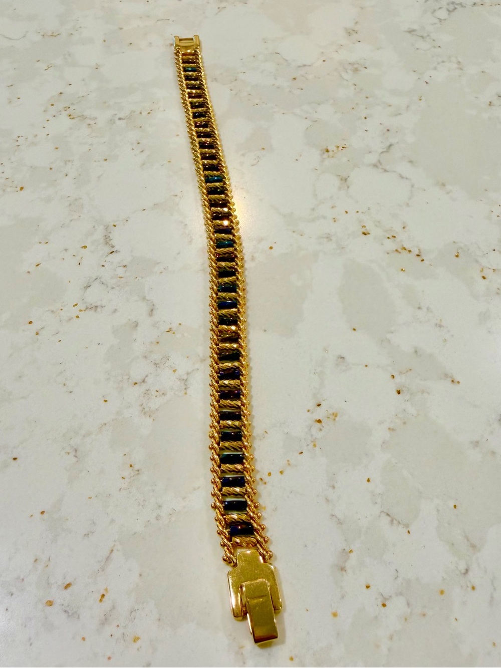 Vintage Premier Designs "Calypso"
7" Bracelet Gold Color Multi
Iridescent